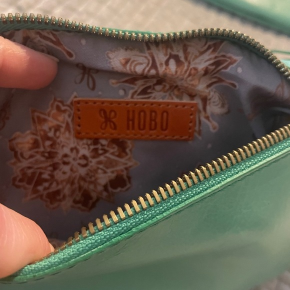 Two brand new Hobo crossbody purses - Picture 4 of 5